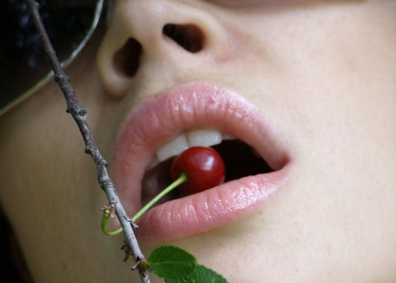 Строптивая сучка с большими сиськами радует всех нас в парке 6 фото Строптивая сучка с большими сиськами радует всех нас в парке 6 фото