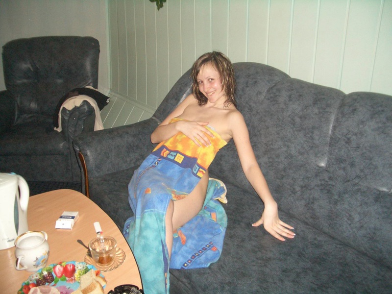 Молодая спортивная девка разделась 2 фото Молодая спортивная девка разделась 2 фото