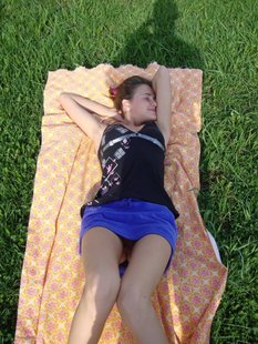 Прекрасное лето для молодой развратной девушки на море