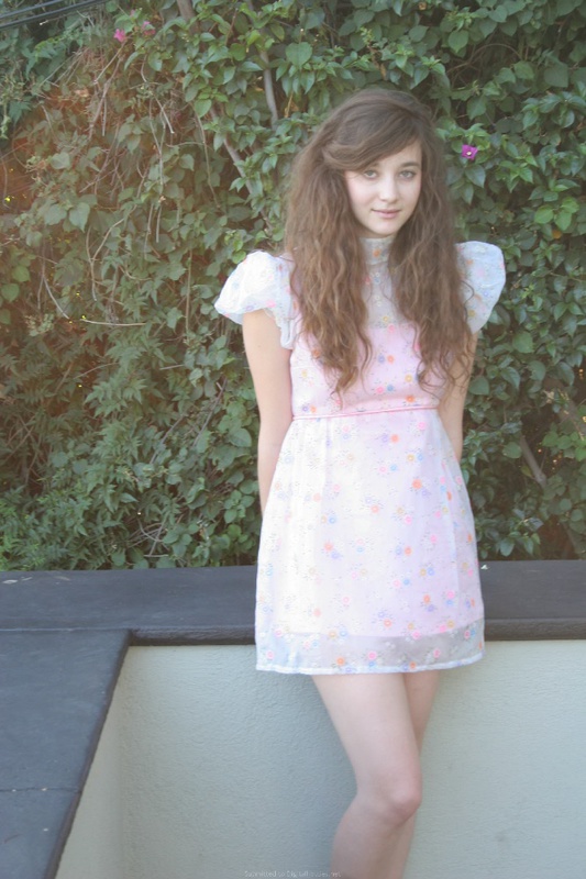 Голая спортивная девка позирует 6 фото Голая спортивная девка позирует 6 фото