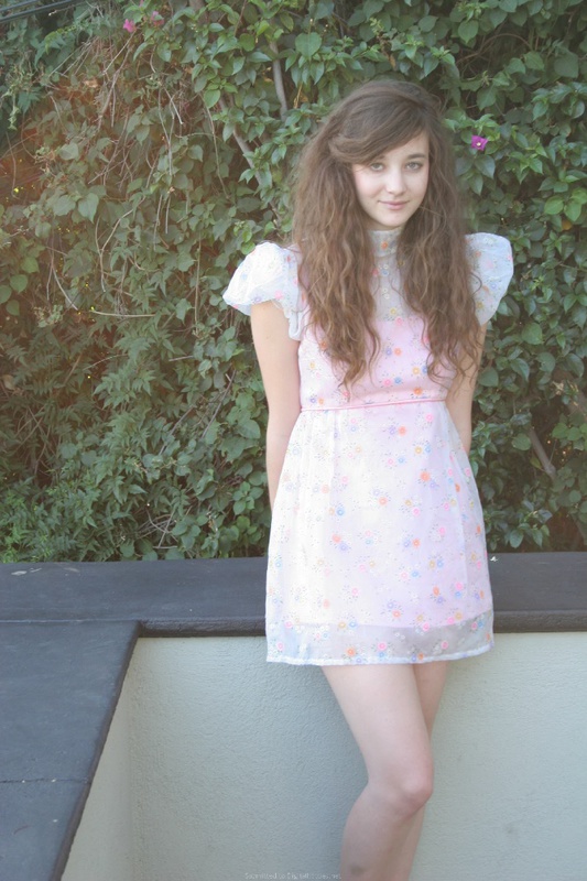 Голая спортивная девка позирует 7 фото Голая спортивная девка позирует 7 фото