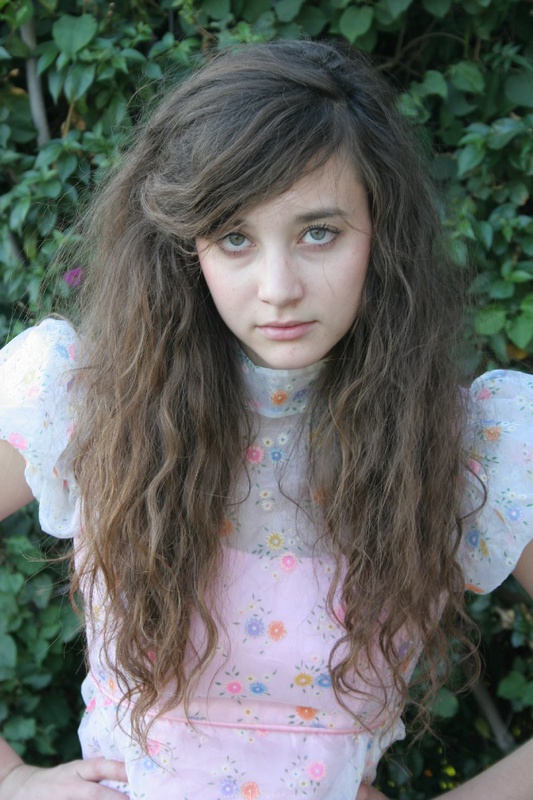 Голая спортивная девка позирует 5 фото Голая спортивная девка позирует 5 фото