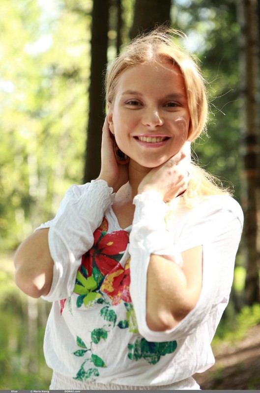 Голая блондинка солирует на камеру 15 фото Голая блондинка солирует на камеру 15 фото