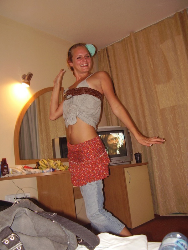 Любит показывать себя без одежды 6 фото Любит показывать себя без одежды 6 фото