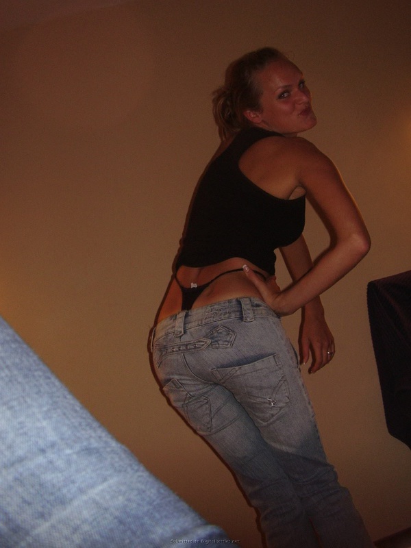 Любит показывать себя без одежды 4 фото Любит показывать себя без одежды 4 фото