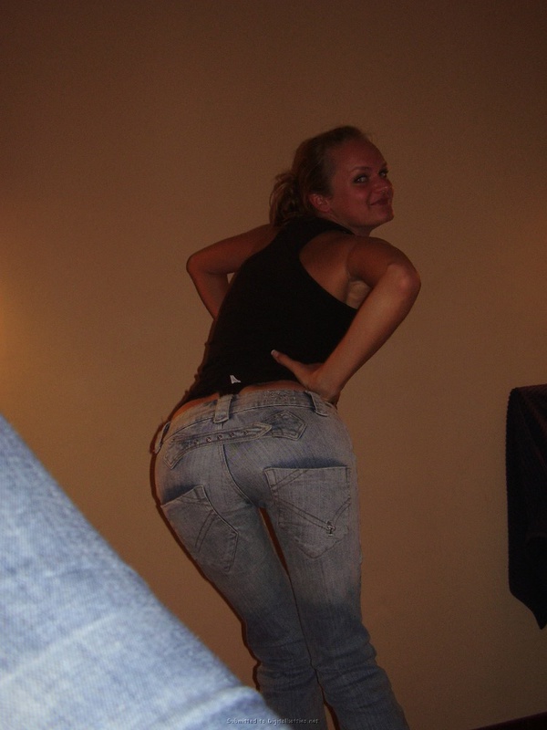 Любит показывать себя без одежды 3 фото Любит показывать себя без одежды 3 фото