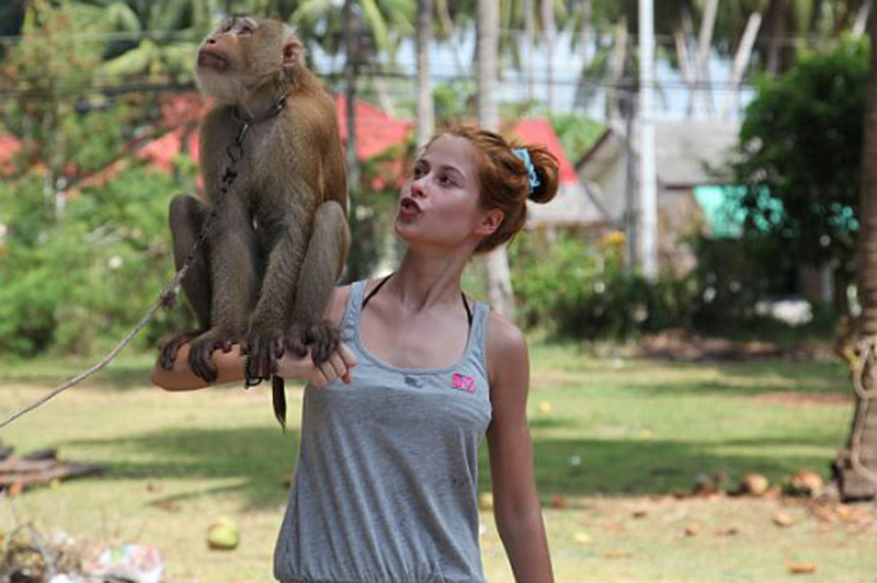 Молодая и стройная рыжая модель 5 фото Молодая и стройная рыжая модель 5 фото