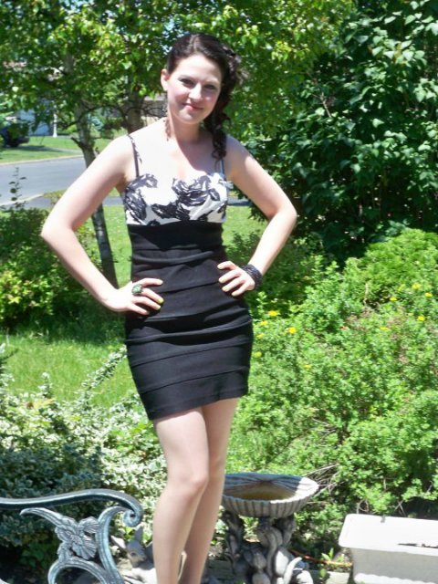 Стерва показала сексуальное нижнее белье и сделала лучший минет 1 фото Стерва показала сексуальное нижнее белье и сделала лучший минет 1 фото