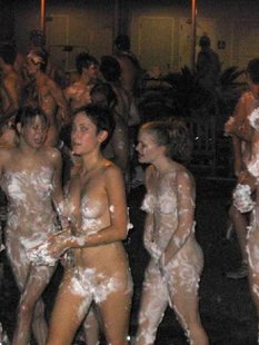 Молодые лесбиянки голые в сексе