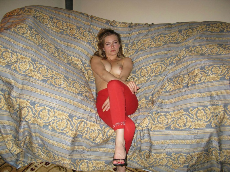 Игривая мамка любит позировать одна 5 фото Игривая мамка любит позировать одна 5 фото