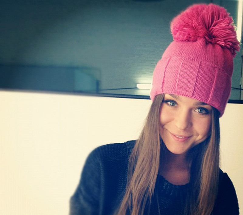 Сексапильная модель показывает идеальное тело 1 фото