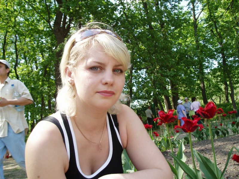 Блонда оголила свое тело на природе 1 фото Блонда оголила свое тело на природе 1 фото