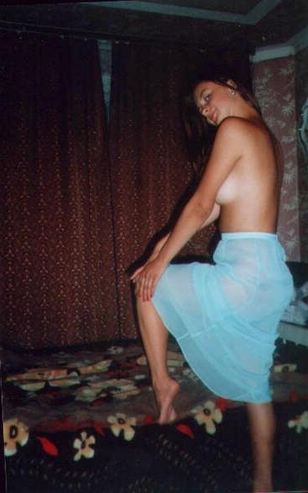 Старые снимки молодых девушек в своих комнатах 14 фото Старые снимки молодых девушек в своих комнатах 14 фото