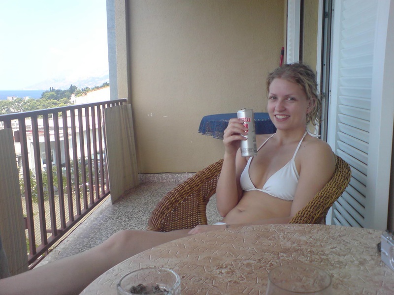 Разделась на природе и показала вагину 2 фото Разделась на природе и показала вагину 2 фото