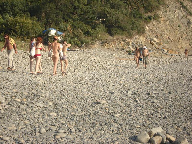 Стерва сверкает небольшими сиськами на пляже                                                                                       ыыыыыыыыыыыыыыыыыыыыыыыыыыыыыыыыыыыыыыыы 1 фото