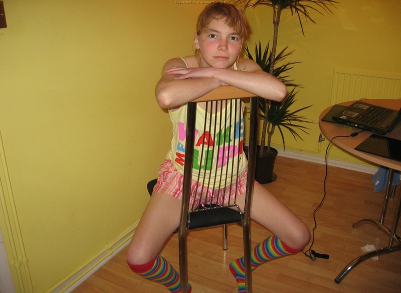 Рыжая девка с волосатой киской доведет партнера до оргазма 1 фото Рыжая девка с волосатой киской доведет партнера до оргазма 1 фото