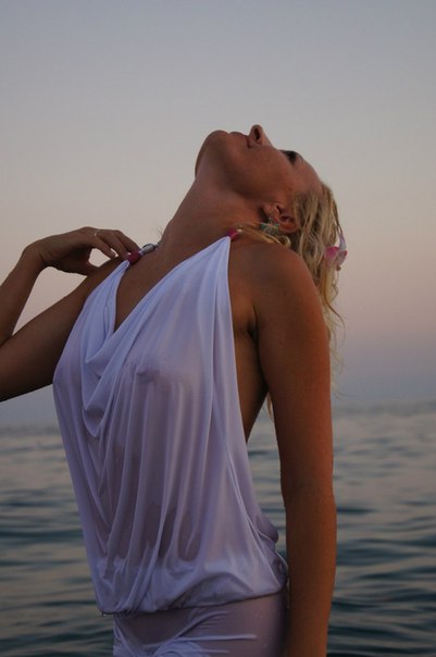 Сексуальная мамка в чулках показала вагину 15 фото Сексуальная мамка в чулках показала вагину 15 фото