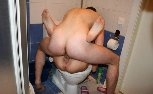 Ловелас оттрахал стройняшку на унитазе 12 фото Ловелас оттрахал стройняшку на унитазе 12 фото