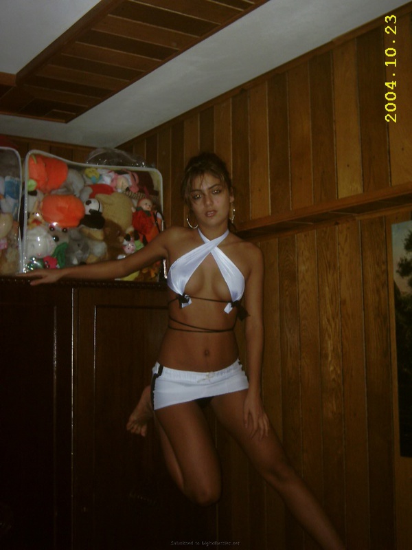 Игривая куколка в возбуждающем белье перед камерой 18 фото Игривая куколка в возбуждающем белье перед камерой 18 фото