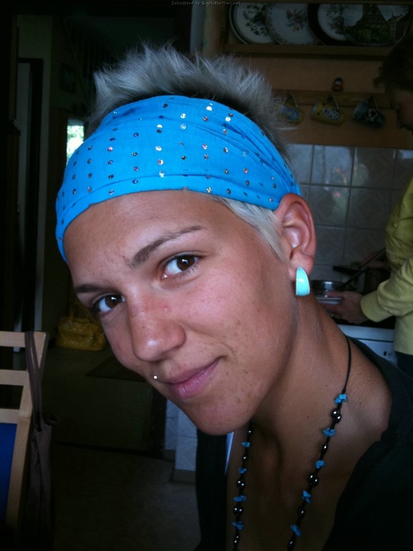 Ласкает влажную вагину дома 2 фото Ласкает влажную вагину дома 2 фото