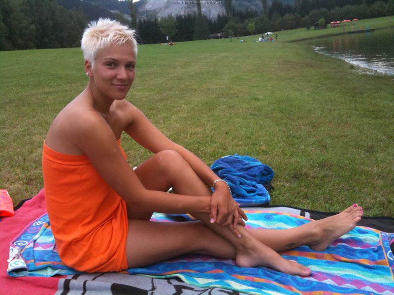 Ласкает влажную вагину дома 12 фото Ласкает влажную вагину дома 12 фото