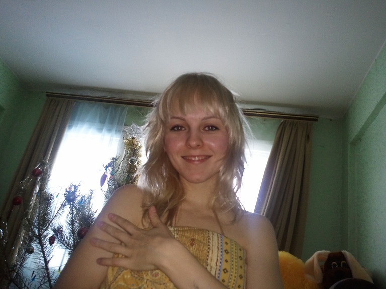 Голая блонда сняла трусики и возбудила нас 5 фото Голая блонда сняла трусики и возбудила нас 5 фото