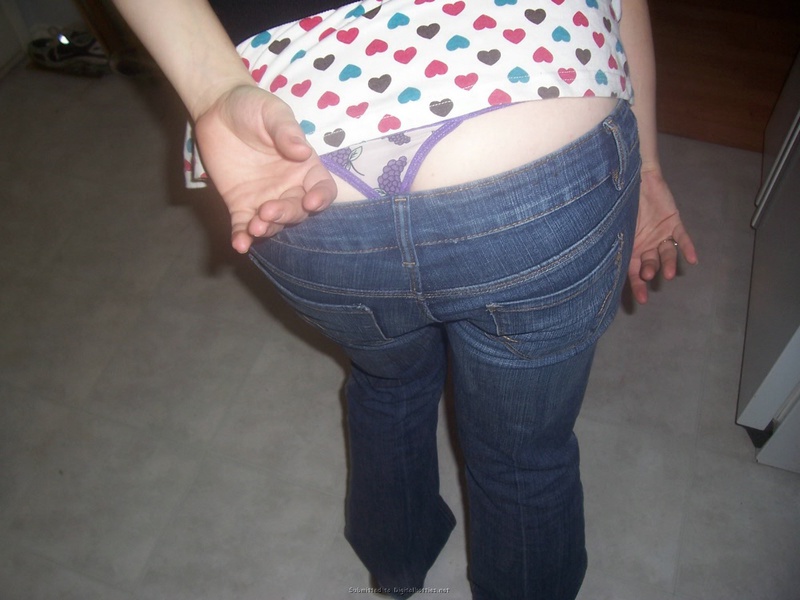 Прикольная девка хорошо сосет письку хахаля в костюме медсестры 1 фото Прикольная девка хорошо сосет письку хахаля в костюме медсестры 1 фото