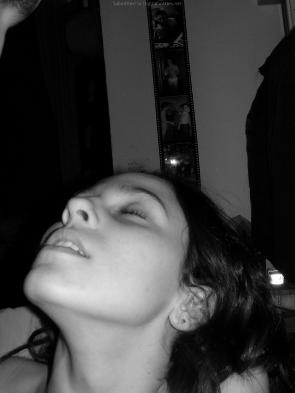 Черно-белый секс с игривой горячей девушкой с волосатой киской 34 фото Черно-белый секс с игривой горячей девушкой с волосатой киской 34 фото