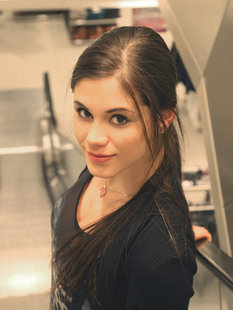  Молоденькая эротичная модель - 20 фото 