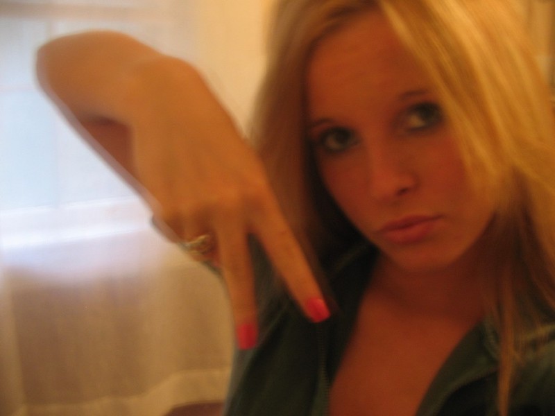 Рыжая дура бесится от одиночества дома 9 фото Рыжая дура бесится от одиночества дома 9 фото