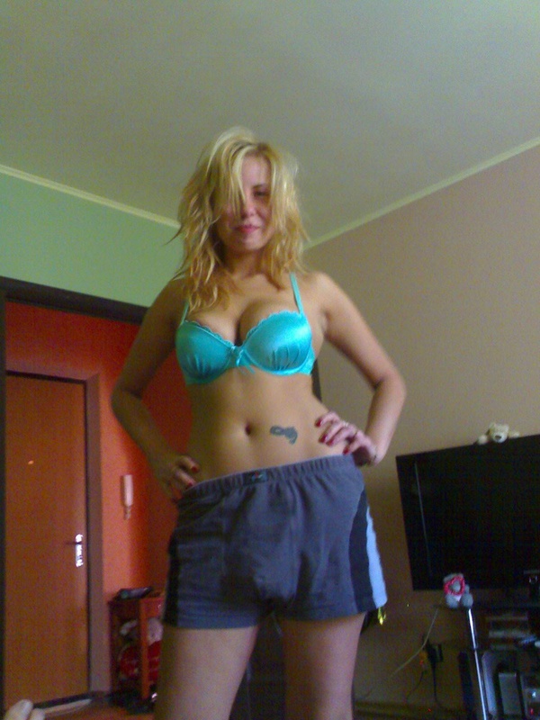 Частные снимки голенькой стервы 3 фото Частные снимки голенькой стервы 3 фото