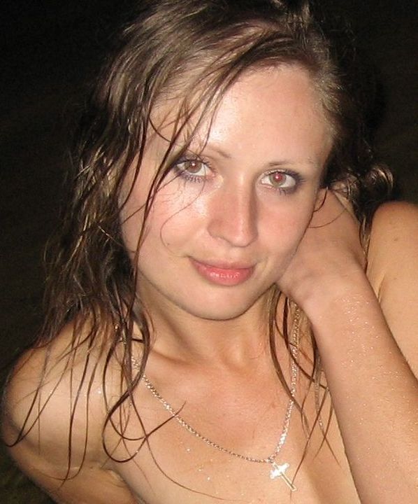 Ночная эротика от девушки на берегу реки 12 фото Ночная эротика от девушки на берегу реки 12 фото