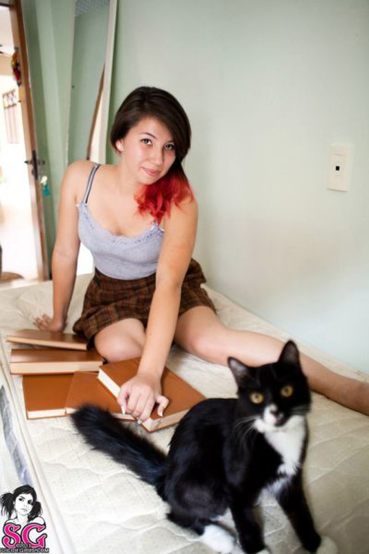 Нежная азиатка не хочет снимать трусишки 5 фото Нежная азиатка не хочет снимать трусишки 5 фото