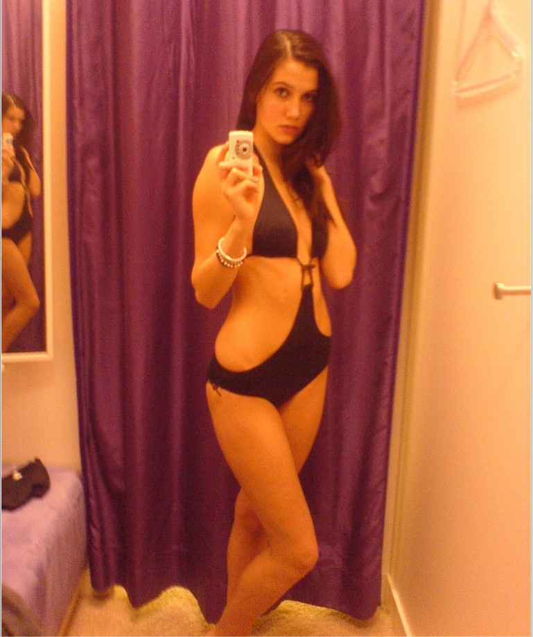 Откровенные снимки симпатичных девушек в трусиках 2 фото Откровенные снимки симпатичных девушек в трусиках 2 фото