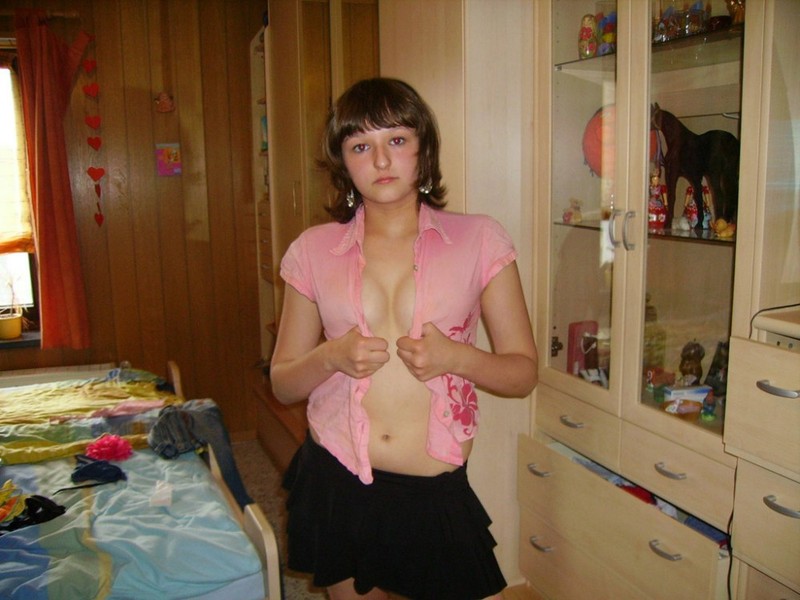 Слегка полная мамка оголила тело 9 фото Слегка полная мамка оголила тело 9 фото