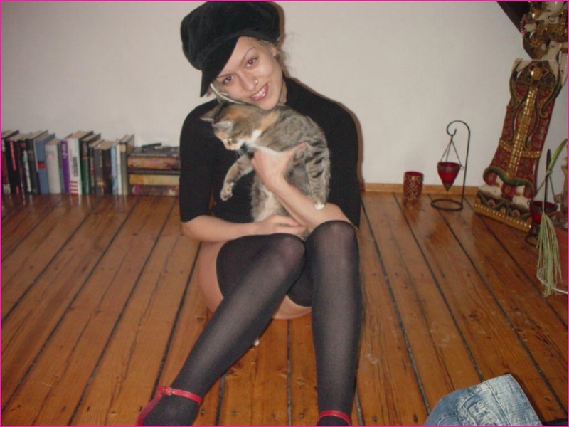 Сладенькая блондинка рада отсосать член и погонять клитор 3 фото Сладенькая блондинка рада отсосать член и погонять клитор 3 фото