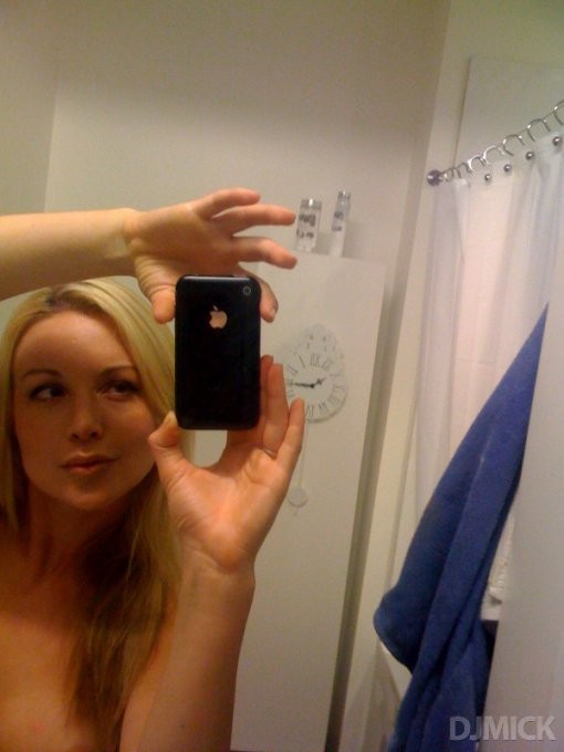 Селфи обнаженных девочек дома 9 фото Селфи обнаженных девочек дома 9 фото