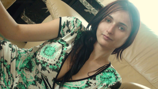 Сексуальная брюнетка показывает свои внешние данные 5 фото Сексуальная брюнетка показывает свои внешние данные 5 фото