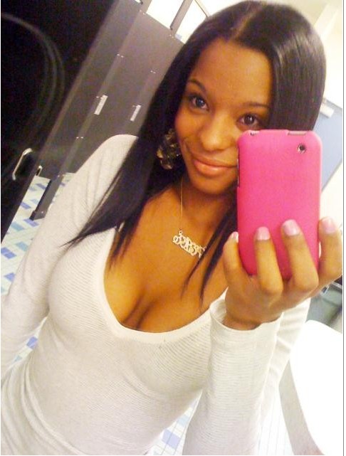 Мулатки блондинки и брюнетки фотографируют себя обнаженными 14 фото Мулатки блондинки и брюнетки фотографируют себя обнаженными 14 фото