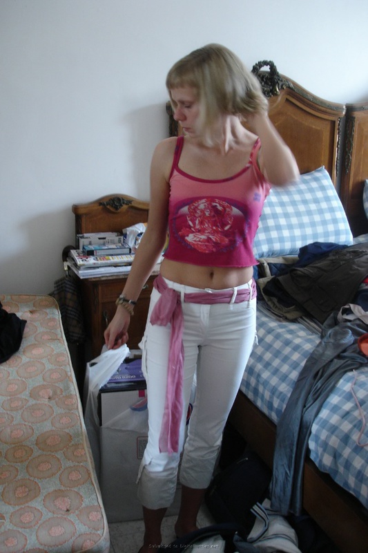 Голая блонда позирует на камеру 1 фото Голая блонда позирует на камеру 1 фото