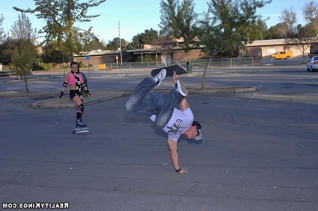 Грудастая красавица Кэйси катается на члене скейтера 10 фото Грудастая красавица Кэйси катается на члене скейтера 10 фото