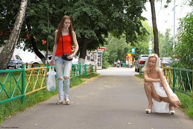 Любит позировать в публичных местах 20 фото Любит позировать в публичных местах 20 фото