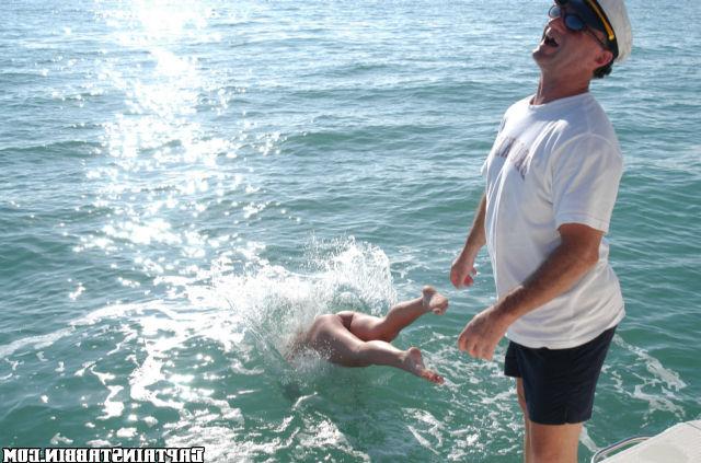 Секс с привлекательной озорной девушкой на яхте 28 фото Секс с привлекательной озорной девушкой на яхте 28 фото