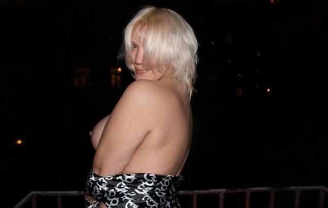 Грудастая блондинка обожает свежие цветы 21 фото Грудастая блондинка обожает свежие цветы 21 фото